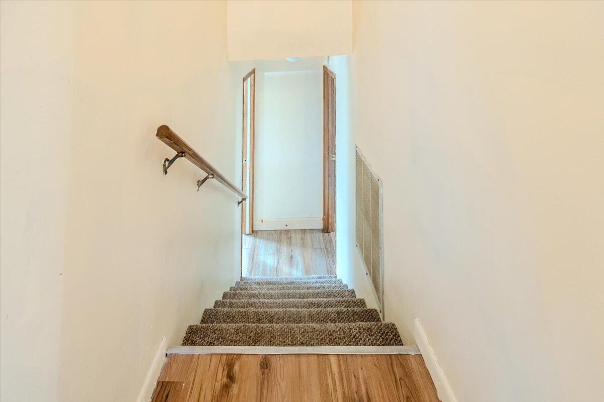149 Greenbriar Road Sweetwater, TN 37874 - Photo 25 of 32 25-Stairs Down