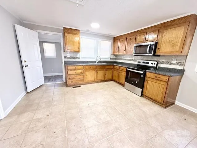 $99,900 | 1404 Linwood Road, Gastonia, NC 28052