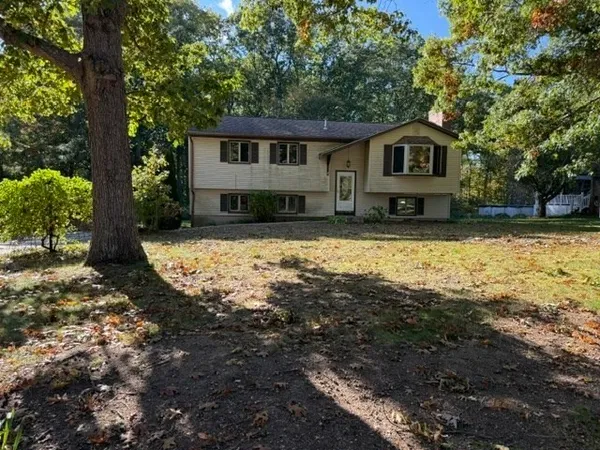$355,000 | 8 Windy Ridge Road, Webster, MA 01570