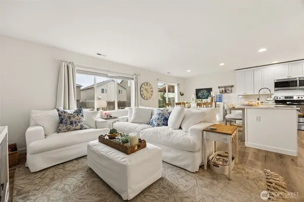 $549,950 | 10501 190th Street East, Puyallup, WA 98374