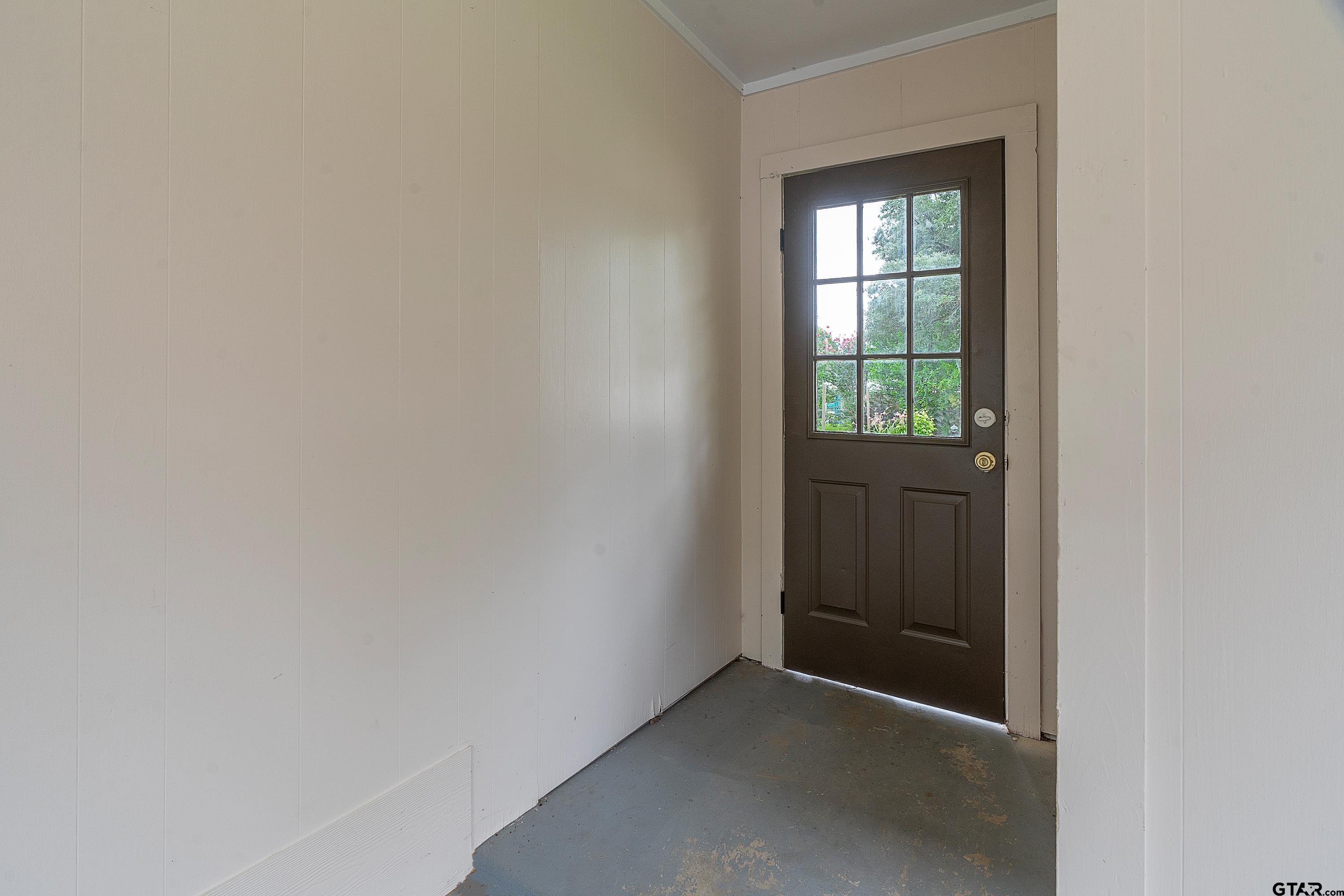 12813 Sunset Drive Tyler, TX 75704 - Photo 33 of 34 a view of an empty room with a window