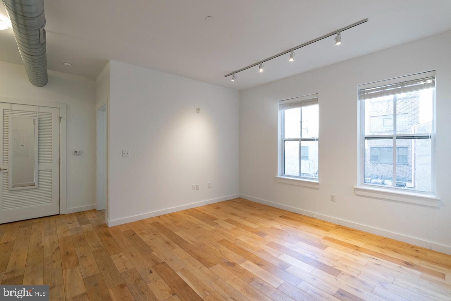 224 Church Street, Unit 404 Philadelphia, PA 19106 - Photo 2 of 14