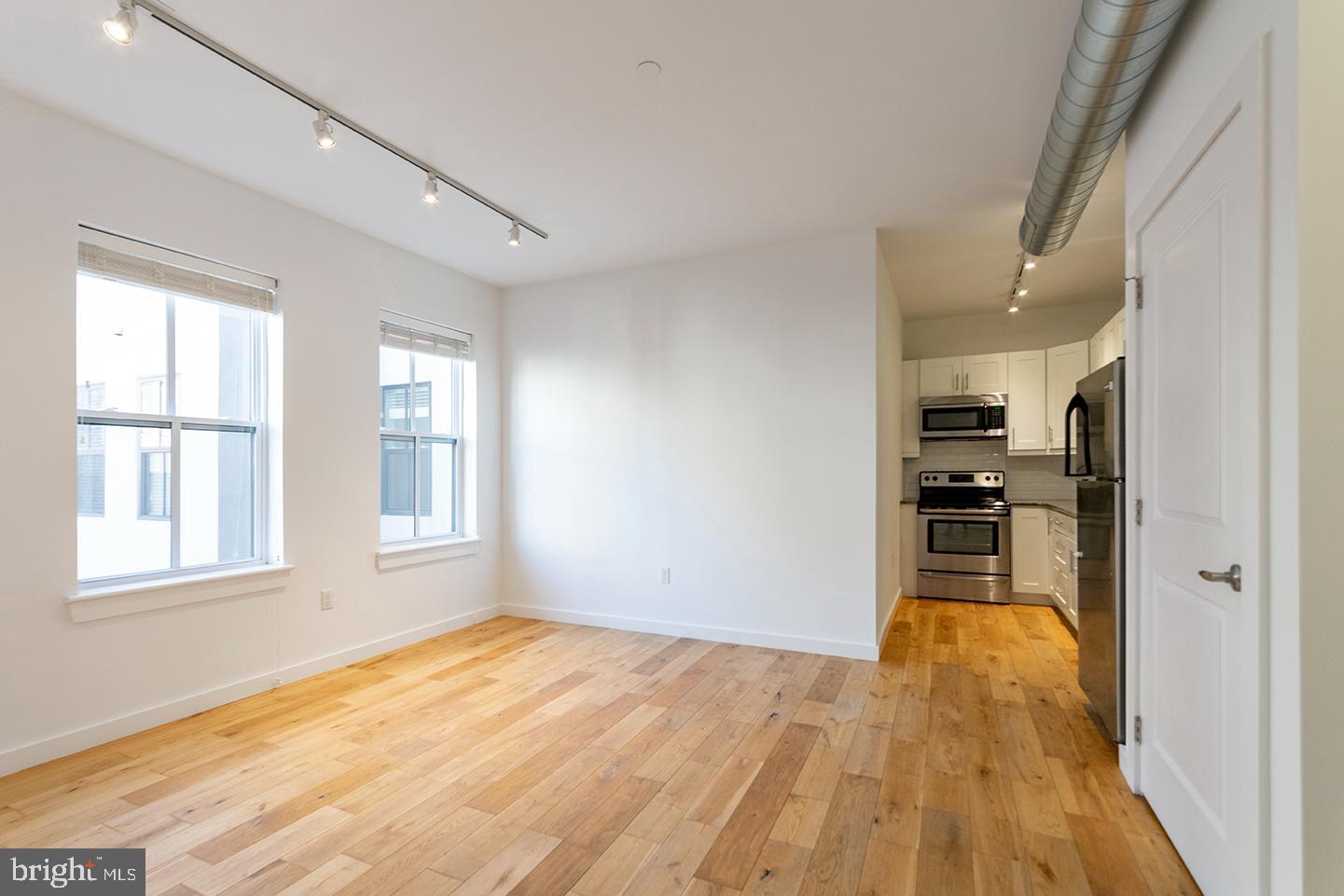 224 Church Street, Unit 404 Philadelphia, PA 19106 - Photo 4 of 14