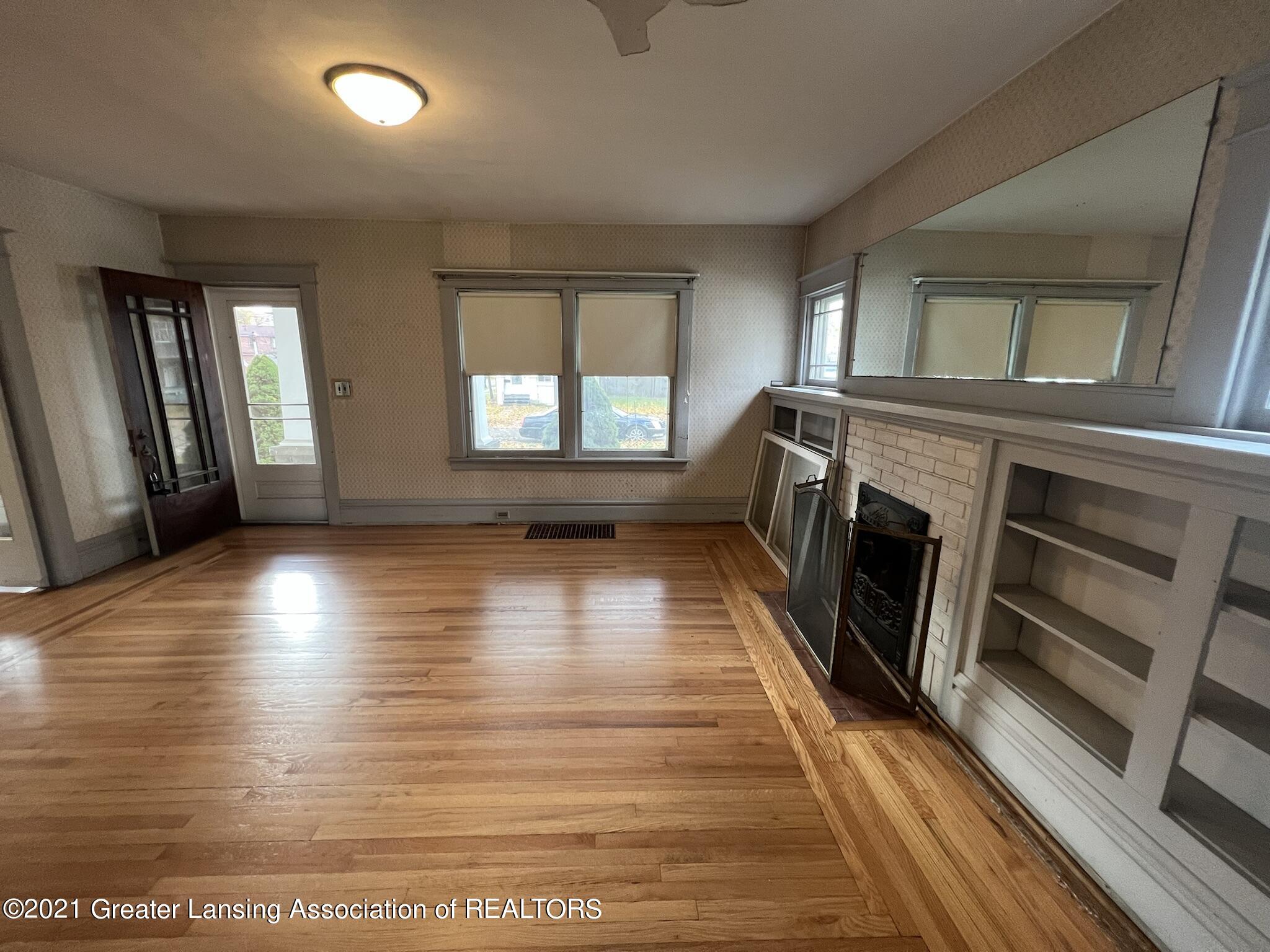 326 Kensington Road Lansing, MI 48910 - Photo 14 of 39 IMG_0729