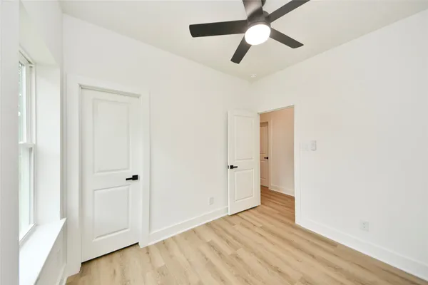 $469,900 | 934 South Lane, Unit AB, Houston, TX 77088