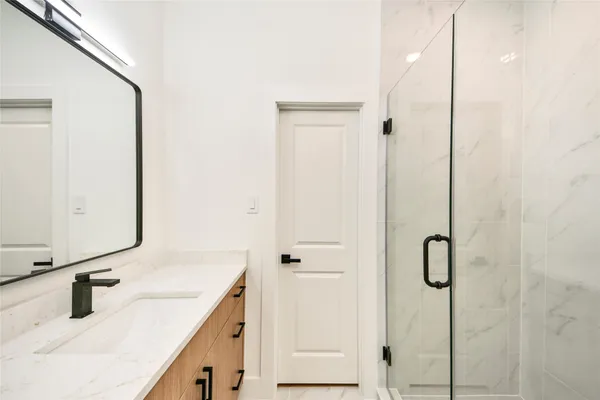 $469,900 | 934 South Lane, Unit AB, Houston, TX 77088