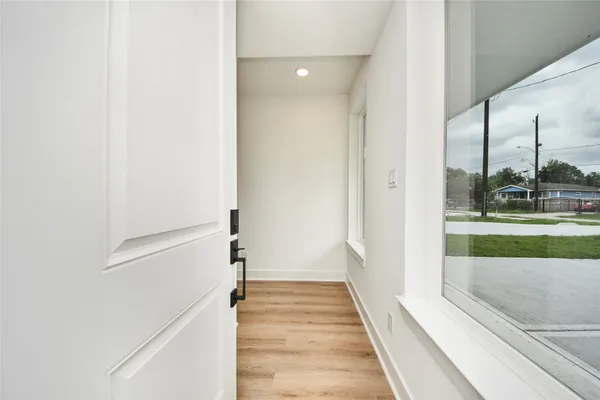 $469,900 | 934 South Lane, Unit AB, Houston, TX 77088