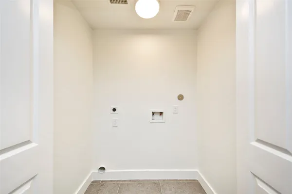 $469,900 | 934 South Lane, Unit AB, Houston, TX 77088