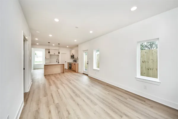 $469,900 | 934 South Lane, Unit AB, Houston, TX 77088
