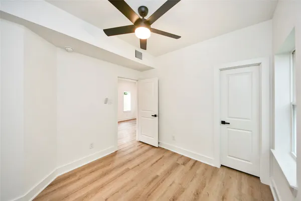 $469,900 | 934 South Lane, Unit AB, Houston, TX 77088