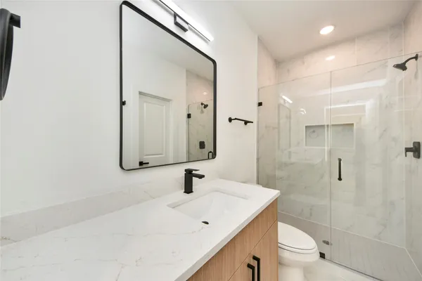 $469,900 | 934 South Lane, Unit AB, Houston, TX 77088