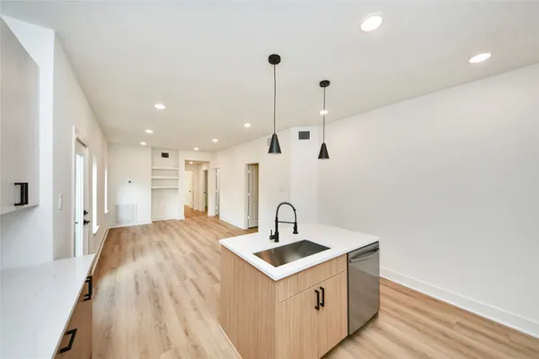 $469,900 | 934 South Lane, Unit AB, Houston, TX 77088