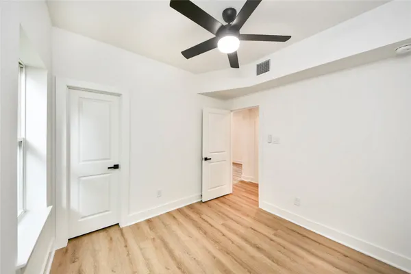 $469,900 | 934 South Lane, Unit AB, Houston, TX 77088