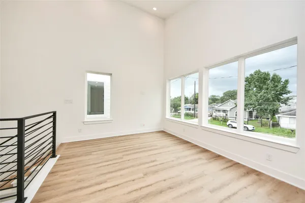 $469,900 | 934 South Lane, Unit AB, Houston, TX 77088
