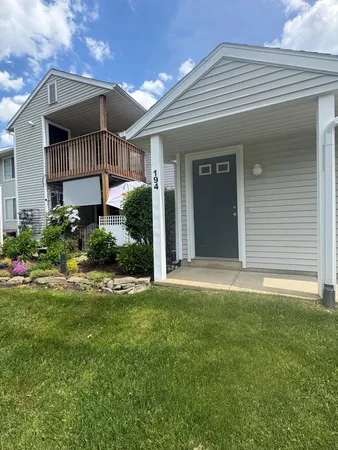 $257,900 | 194 Hunters Lane Northeast, Unit 37, Rockford, MI 49341