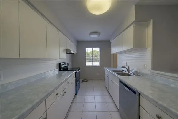 $1,100 | 5801 Thunderbird Street, Unit B20, Lago Vista, TX 78645