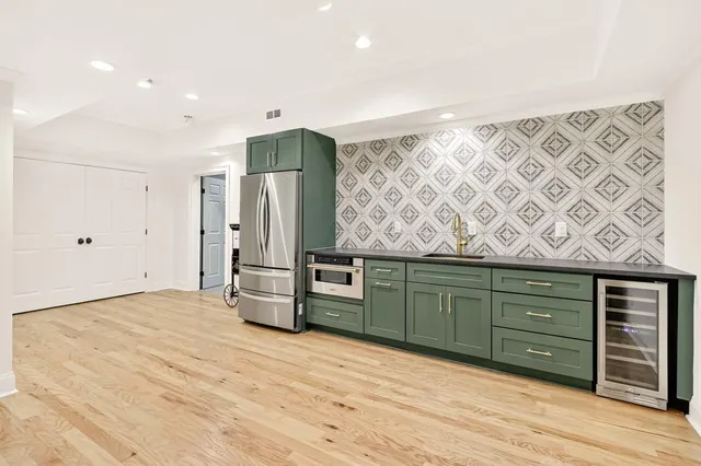 a front view of house with yard