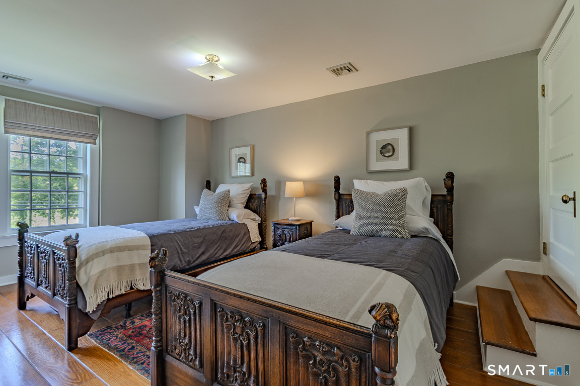 428 Simsbury Road Bloomfield, CT 06002 - Photo 27 of 40 Gallery Image 27