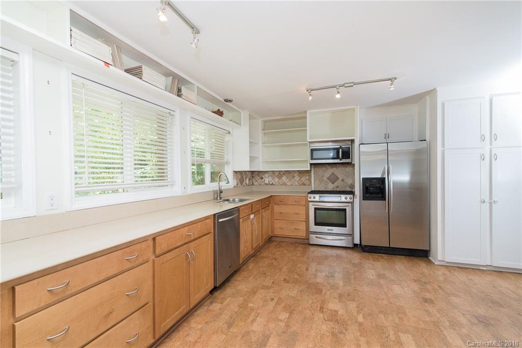 6824 Ronda Avenue Charlotte, NC 28211 - Photo 8 of 24