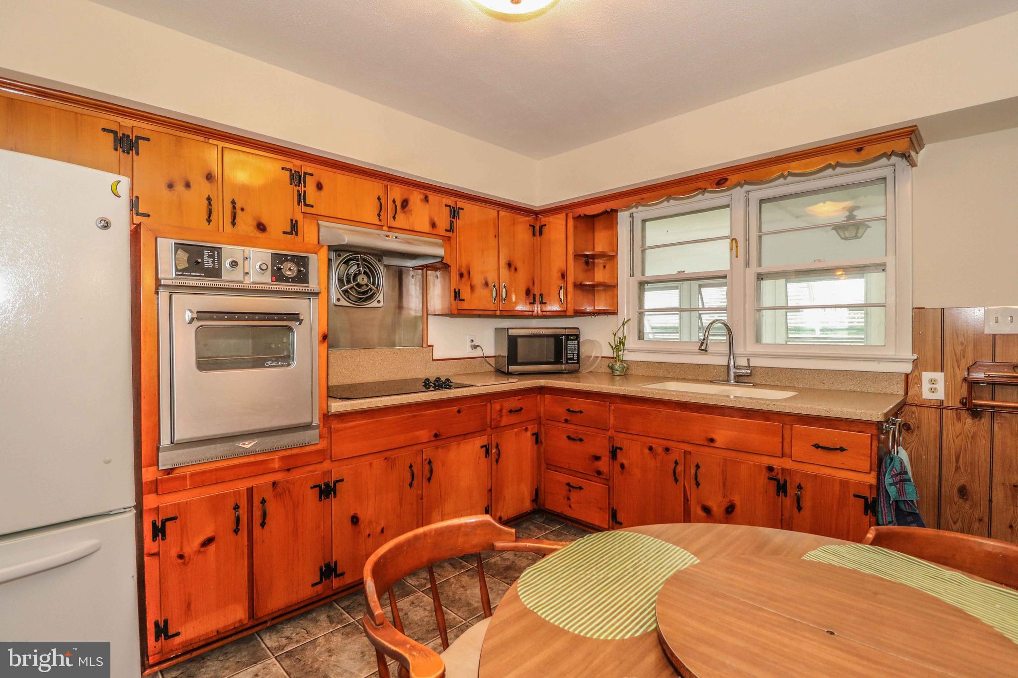 25 Burd Road Pennington, NJ 08534 - Photo 7 of 15 Updated with new ceramic tile floors.