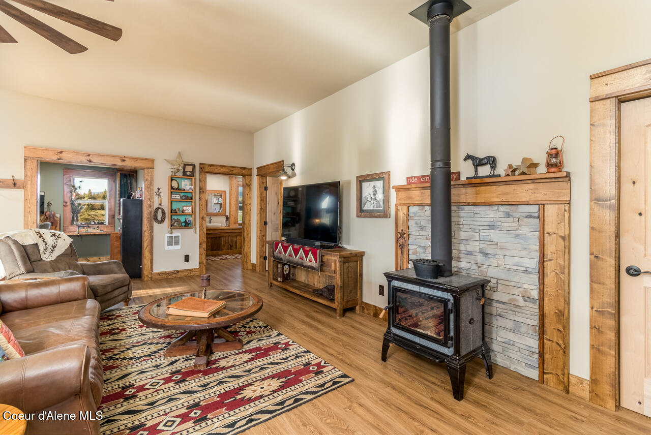 488 Fawn Lane Bonners Ferry, ID 83805 - Photo 9 of 37 IMG_2776-Edit