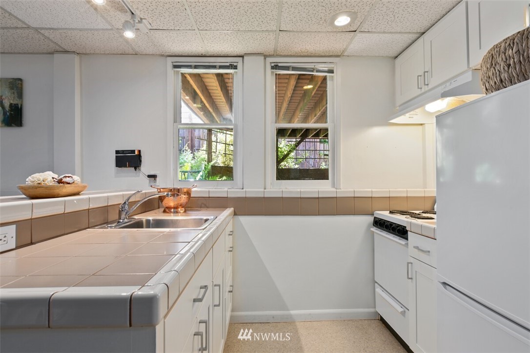 2120 North 61st Street Seattle, WA 98103 - Photo 16 of 27 Gallery Image 16