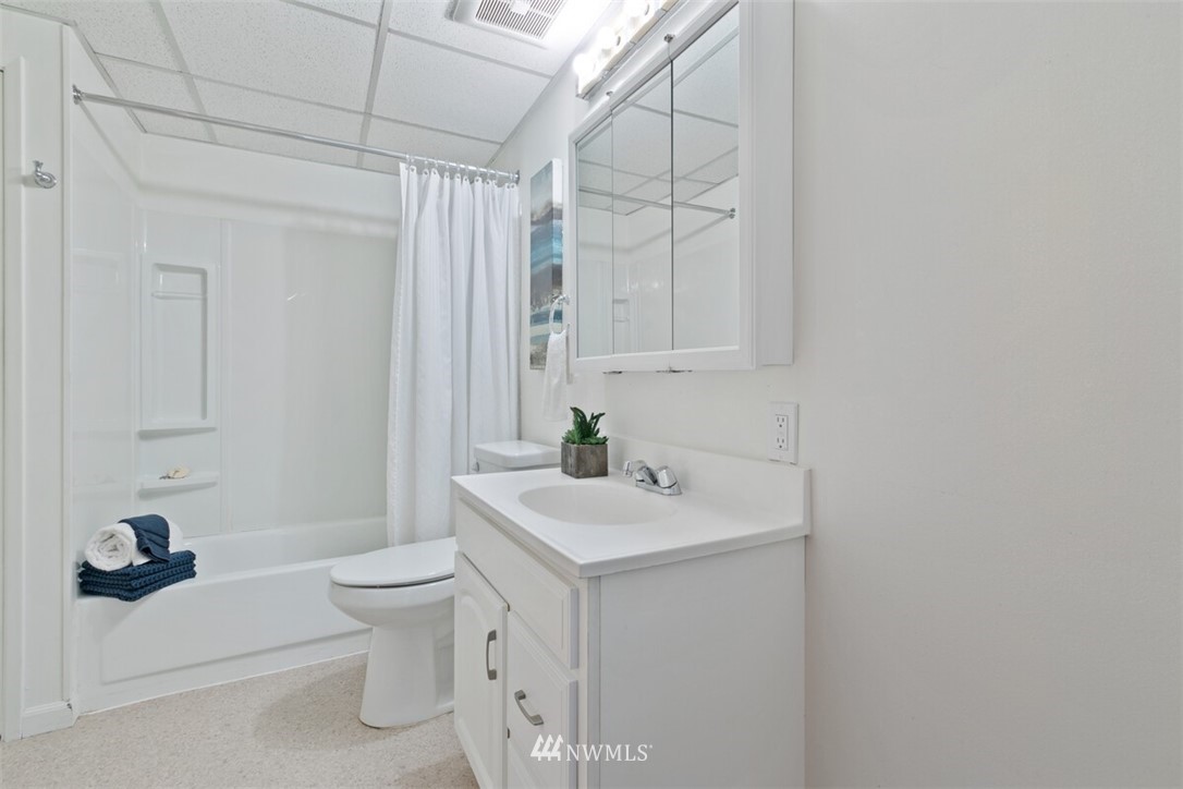2120 North 61st Street Seattle, WA 98103 - Photo 21 of 27 Gallery Image 21