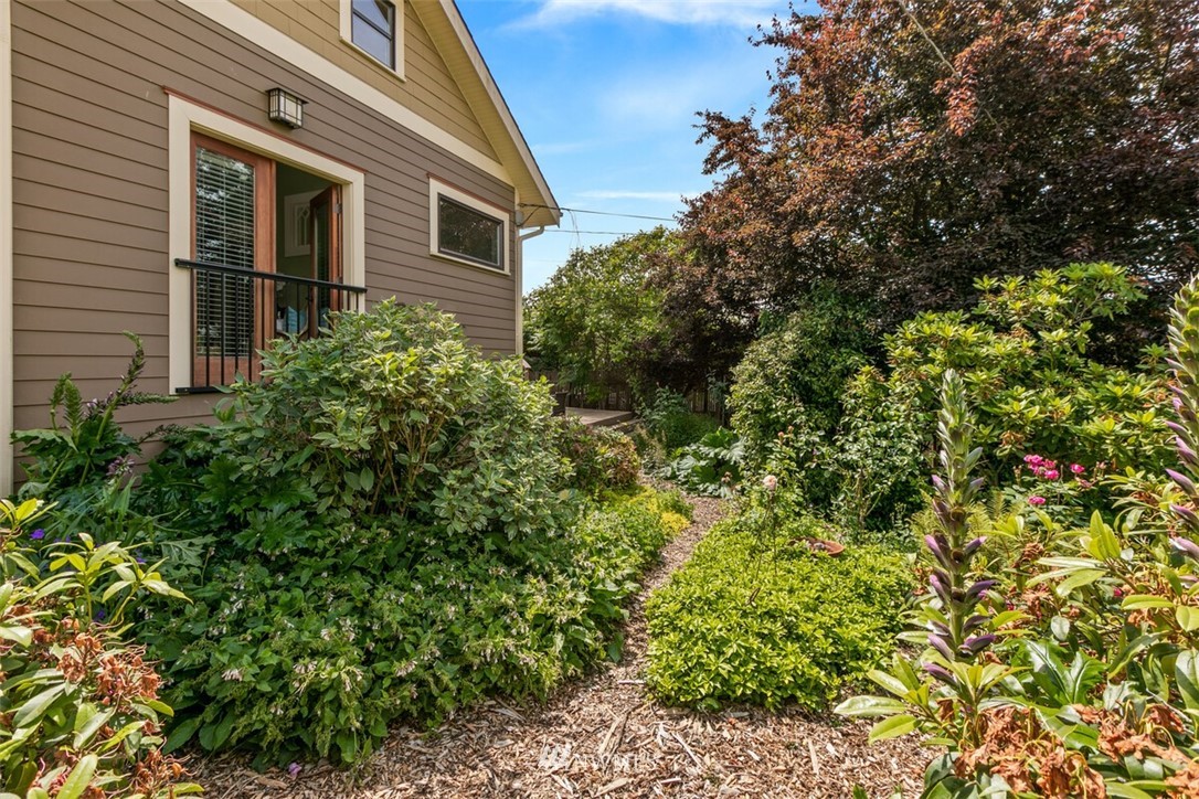 2120 North 61st Street Seattle, WA 98103 - Photo 23 of 27 Gallery Image 23