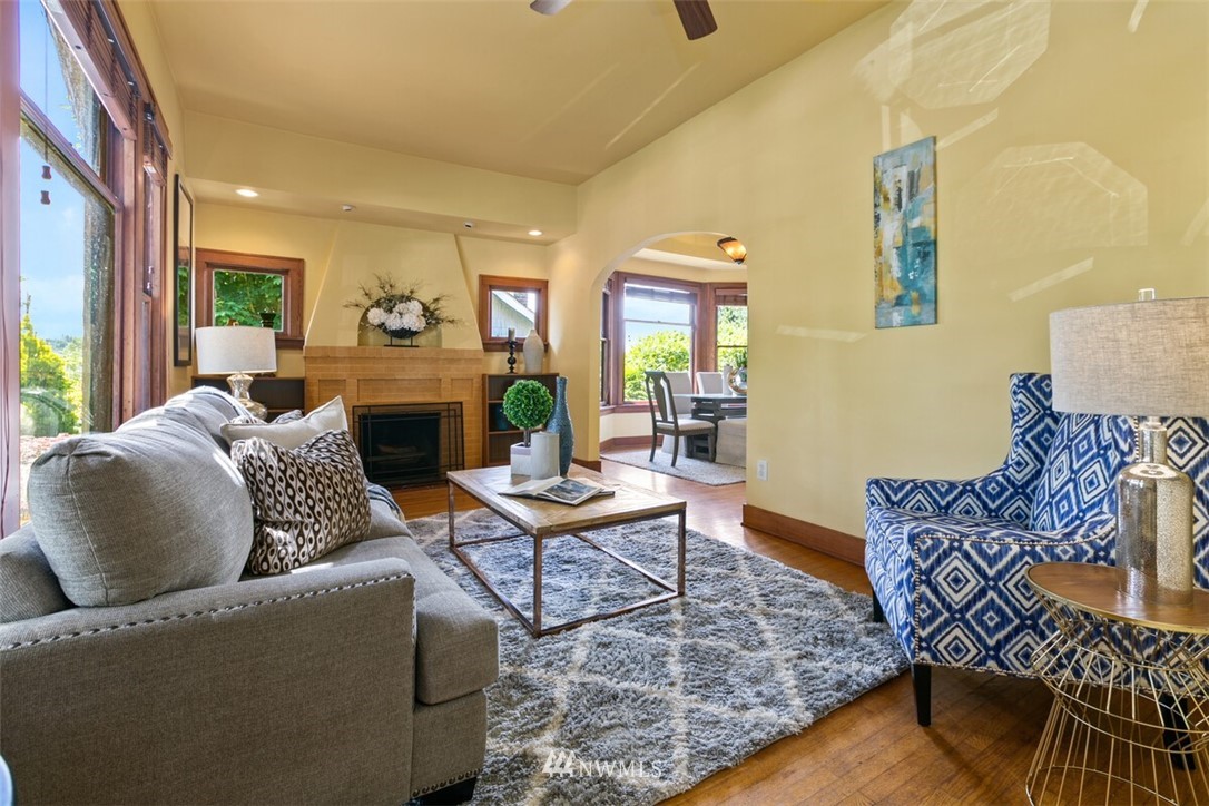 2120 North 61st Street Seattle, WA 98103 - Photo 4 of 27 Gallery Image 4