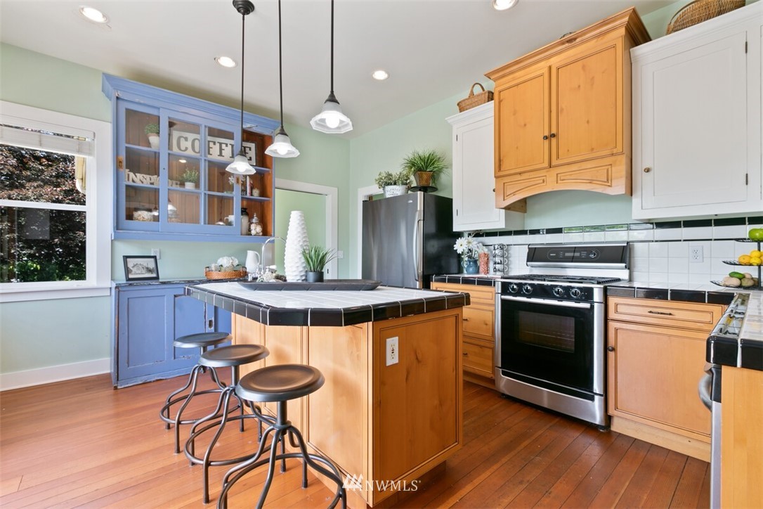 2120 North 61st Street Seattle, WA 98103 - Photo 8 of 27 Gallery Image 8