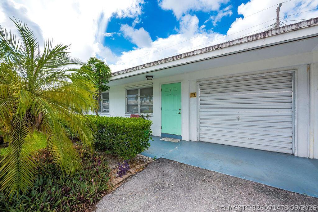 722 Ridge Road, Unit 2 Lantana, FL 33462 - Photo 5 of 27 Entrance