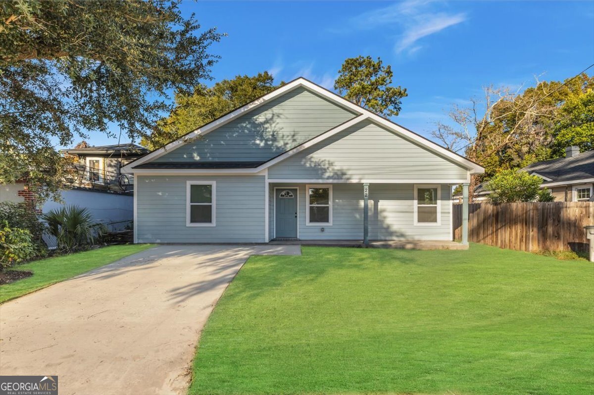22 West 61st Street Savannah, GA 31405 - Photo 1 of 38