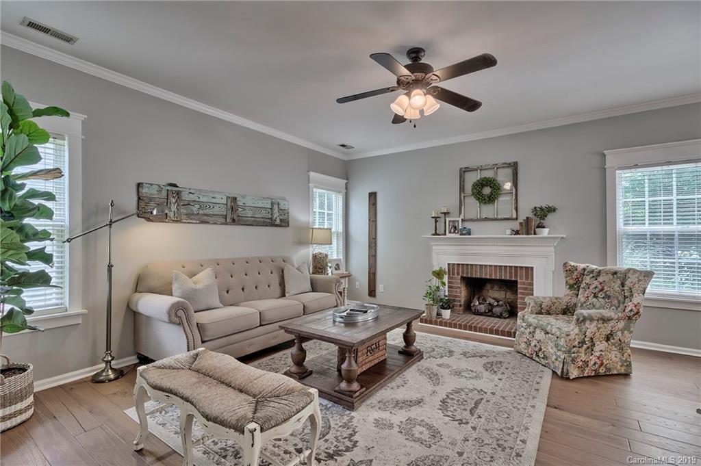 643 East Cheval Drive Fort Mill, SC 29708 - Photo 3 of 48