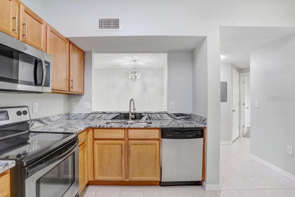 9523 Newdale Way, Unit 102 Riverview, FL 33578 - Photo 5 of 20