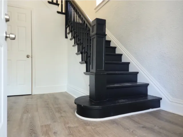 $265,000 | 616 2nd Avenue, Aurora, IL 60505