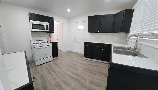 $265,000 | 616 2nd Avenue, Aurora, IL 60505