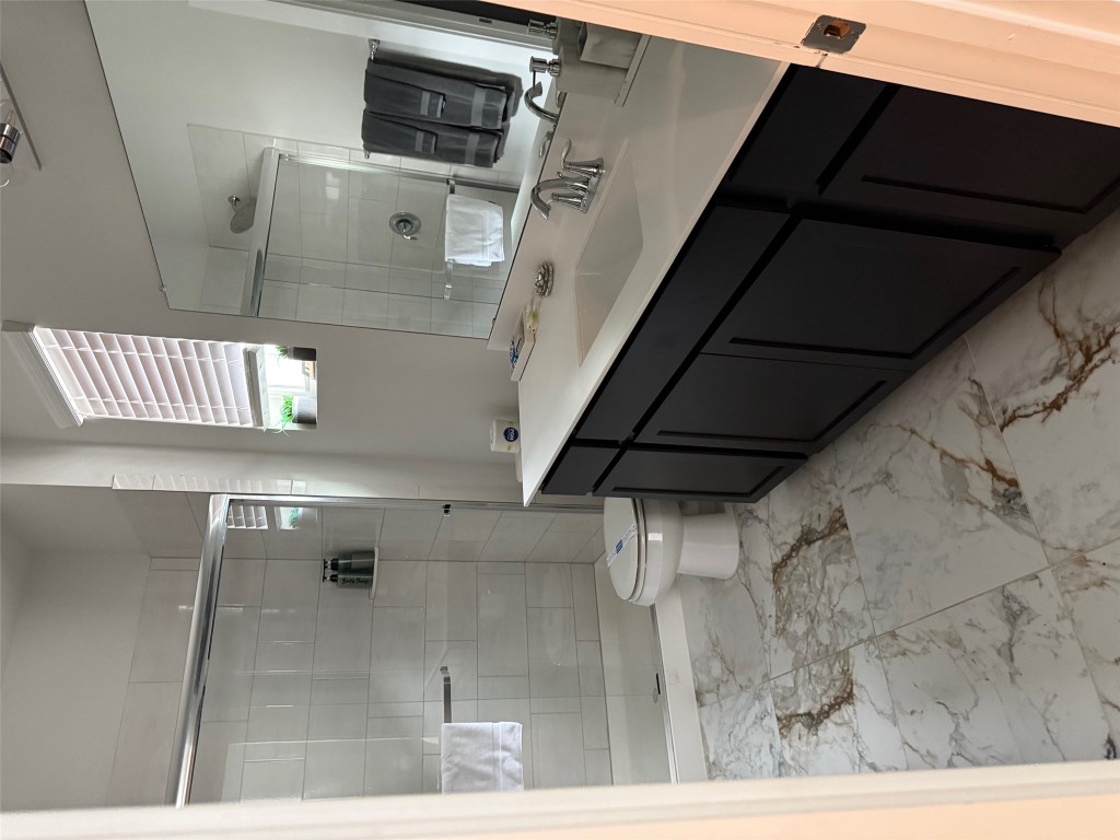 7904 Hillock Terrace Austin, TX 78744 - Photo 6 of 9