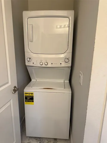 $1,550 | 7904 Hillock Terrace, Austin, TX 78744