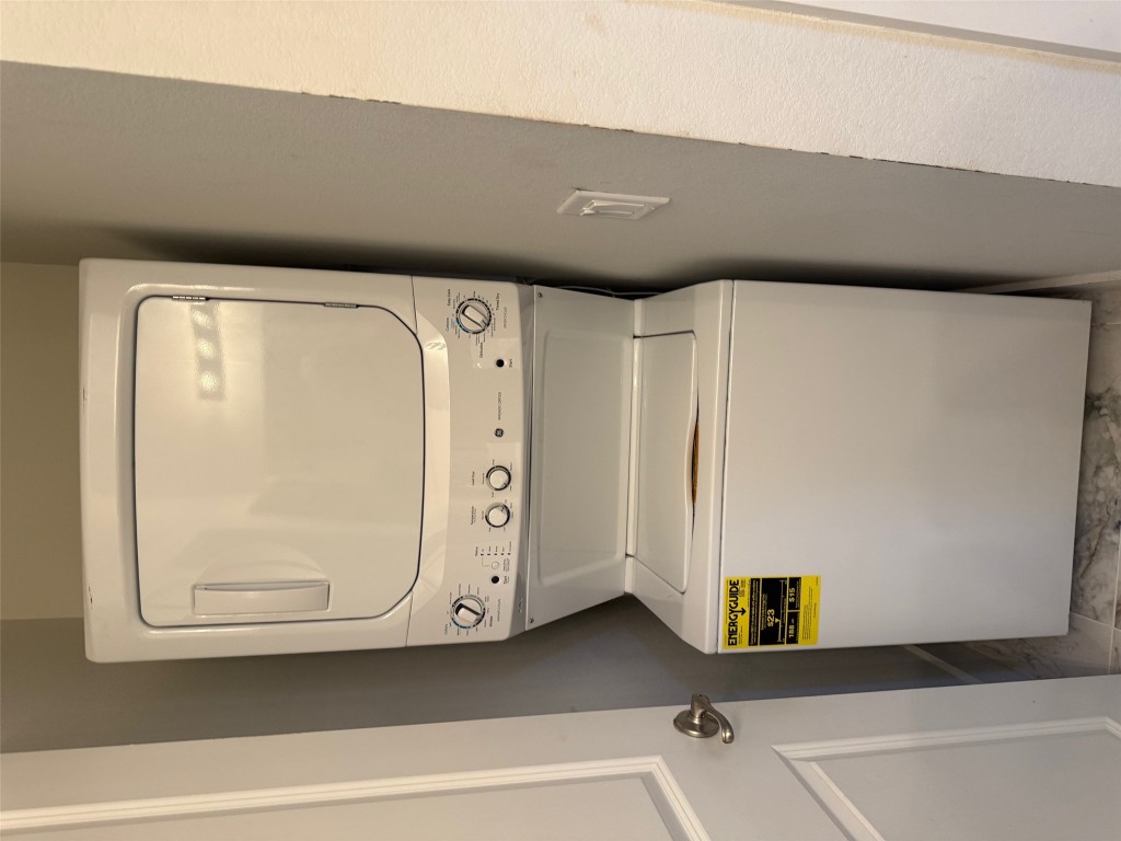 7904 Hillock Terrace Austin, TX 78744 - Photo 7 of 9