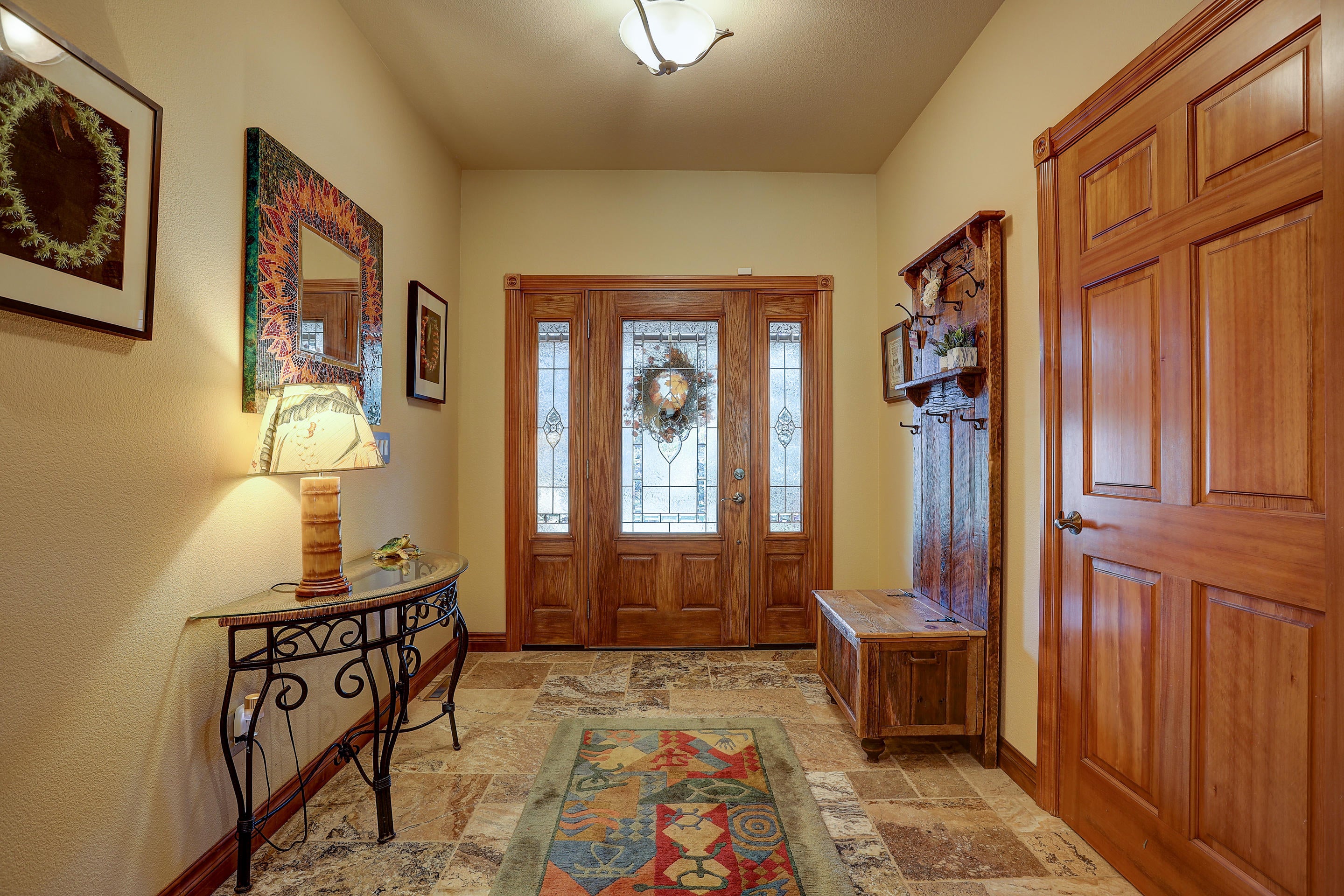 61267 Benham Road Bend, OR 97702 - Photo 5 of 49 Tiled Entry