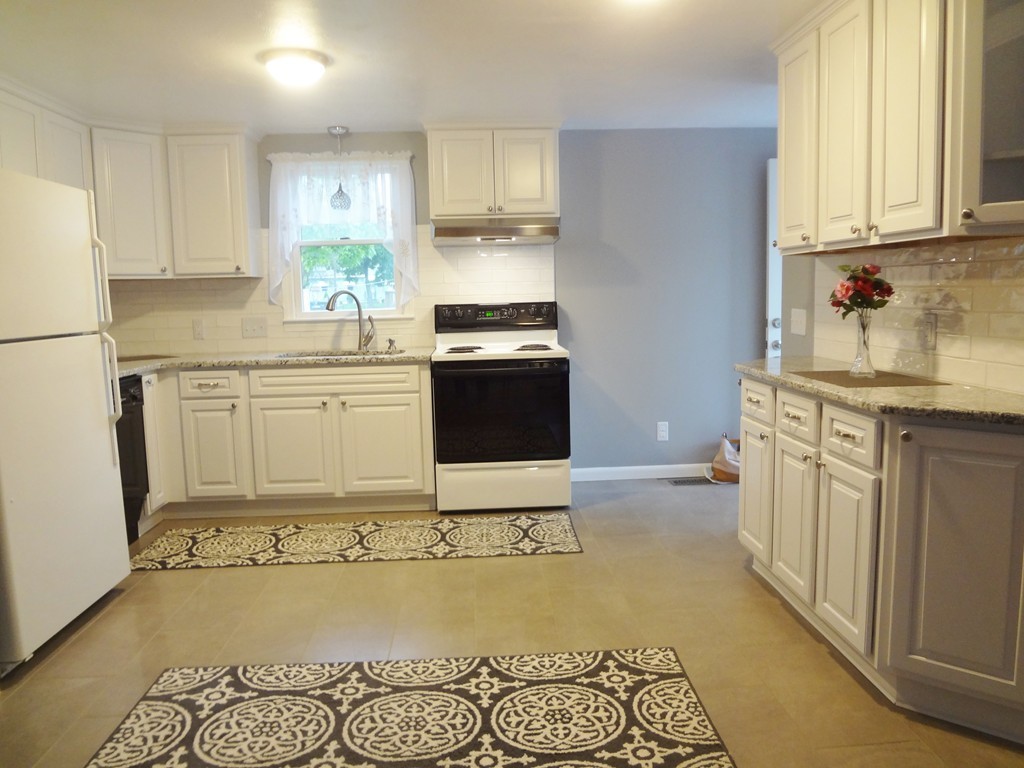 45 Partridge Drive Springfield, MA 01119 - Photo 3 of 17