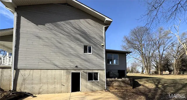 $389,900 | 310 Fairview Lane, Desloge, MO 63601