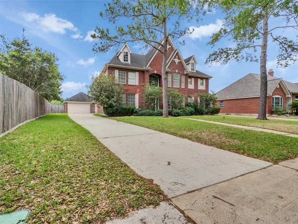 $3,050 | 4510 Chestnut Meadow Drive, Sugar Land, TX 77479