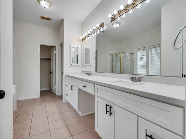 $3,050 | 4510 Chestnut Meadow Drive, Sugar Land, TX 77479