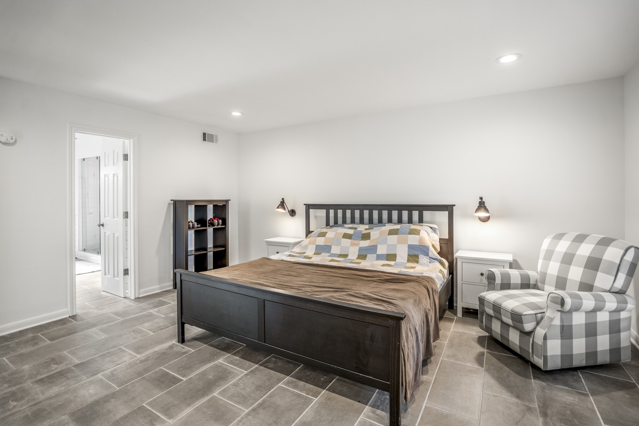 9507 Godstone Lane Spring, TX 77379 - Photo 20 of 42 This spacious room allows for an additional seating area, if needed.