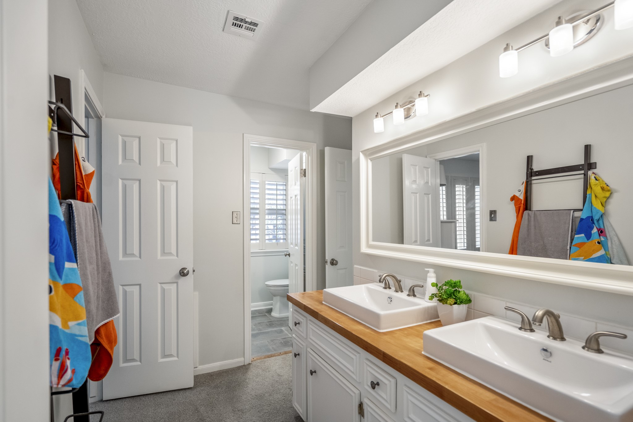 9507 Godstone Lane Spring, TX 77379 - Photo 31 of 42 Dual sinks for those busy mornings! This bathroom opens to two of the upstairs bedrooms.