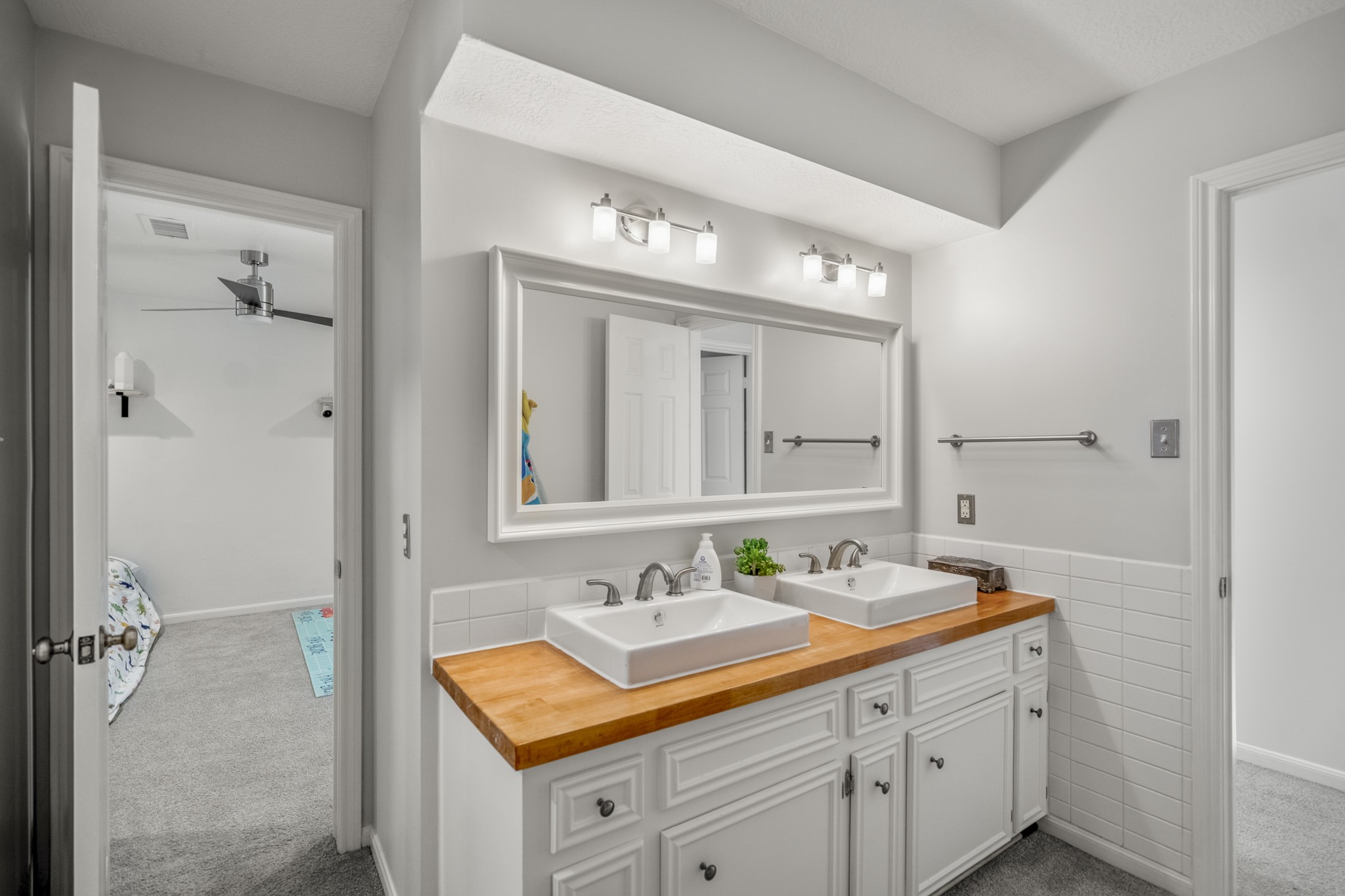 9507 Godstone Lane Spring, TX 77379 - Photo 32 of 42 Another view of the secondary bath...