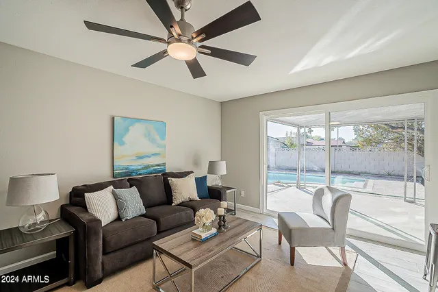 $2,600 | 14008 North 52nd Avenue, Glendale, AZ 85306