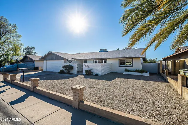 $2,600 | 14008 North 52nd Avenue, Glendale, AZ 85306