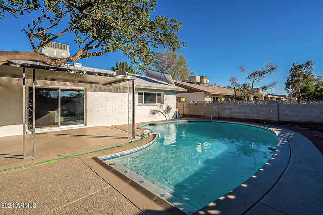 $2,600 | 14008 North 52nd Avenue, Glendale, AZ 85306